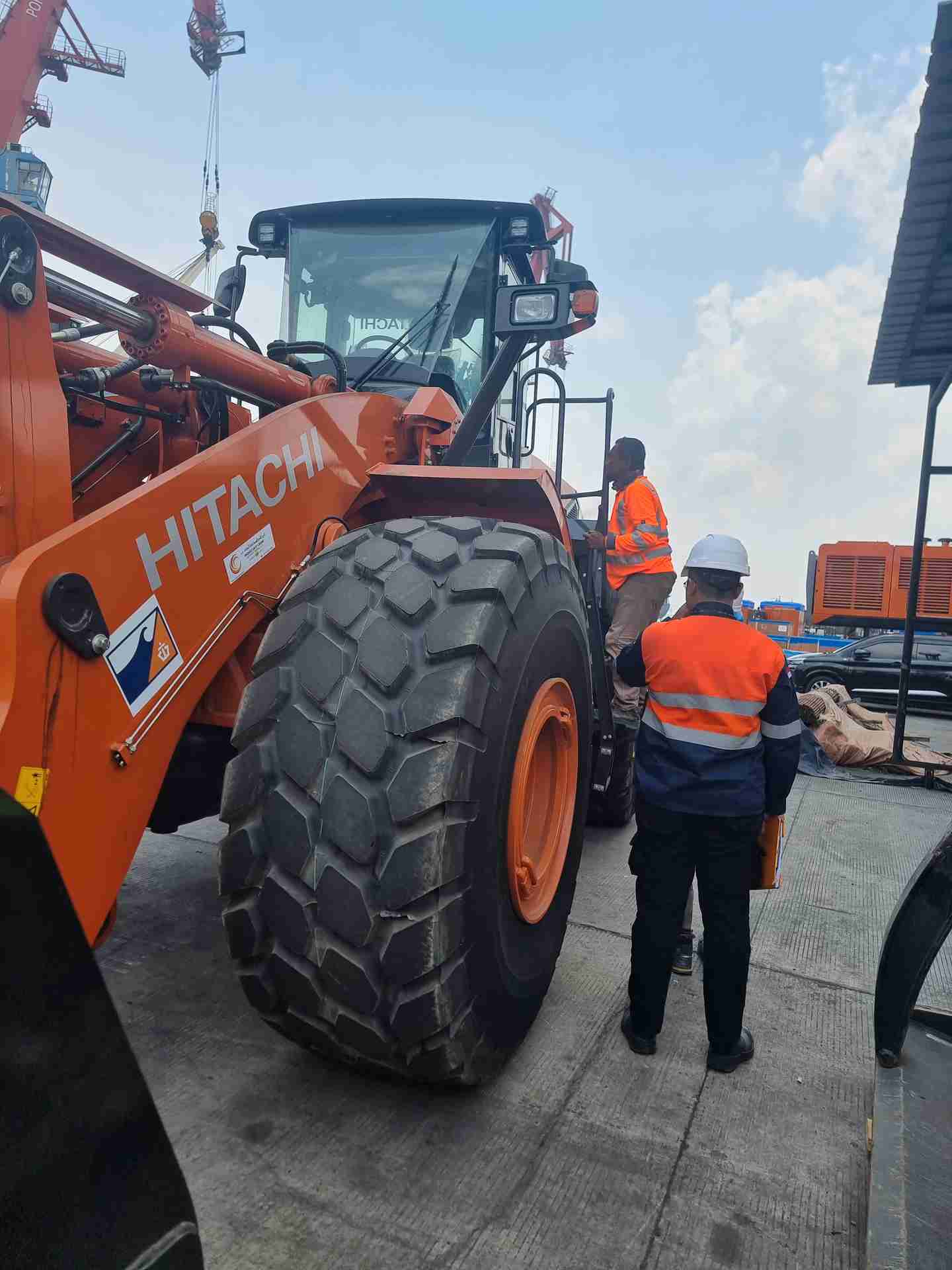 Riksa Uji Wheel Loader Gallery Riksa Uji Van Oord - 2