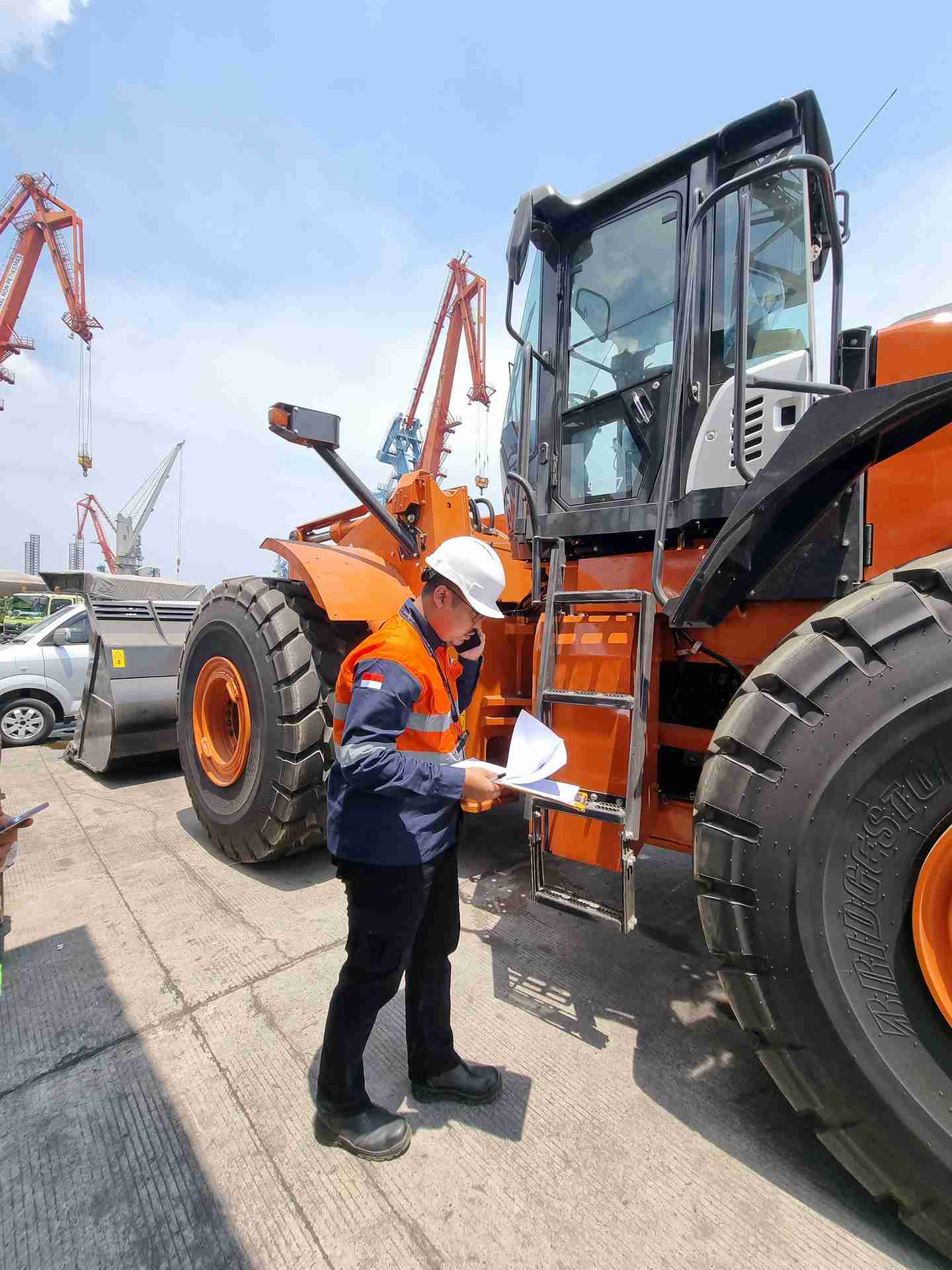 Riksa Uji Wheel Loader Gallery Riksa Uji Van Oord - 6