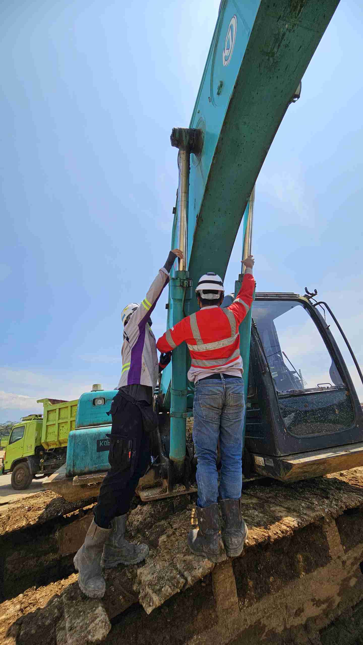 Riksa Uji Wheel Loader Gallery Riksa Uji Wika - 5